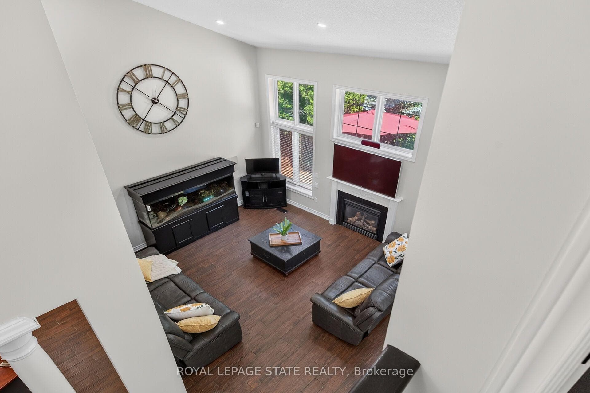 160 Wills Crescent photo 25