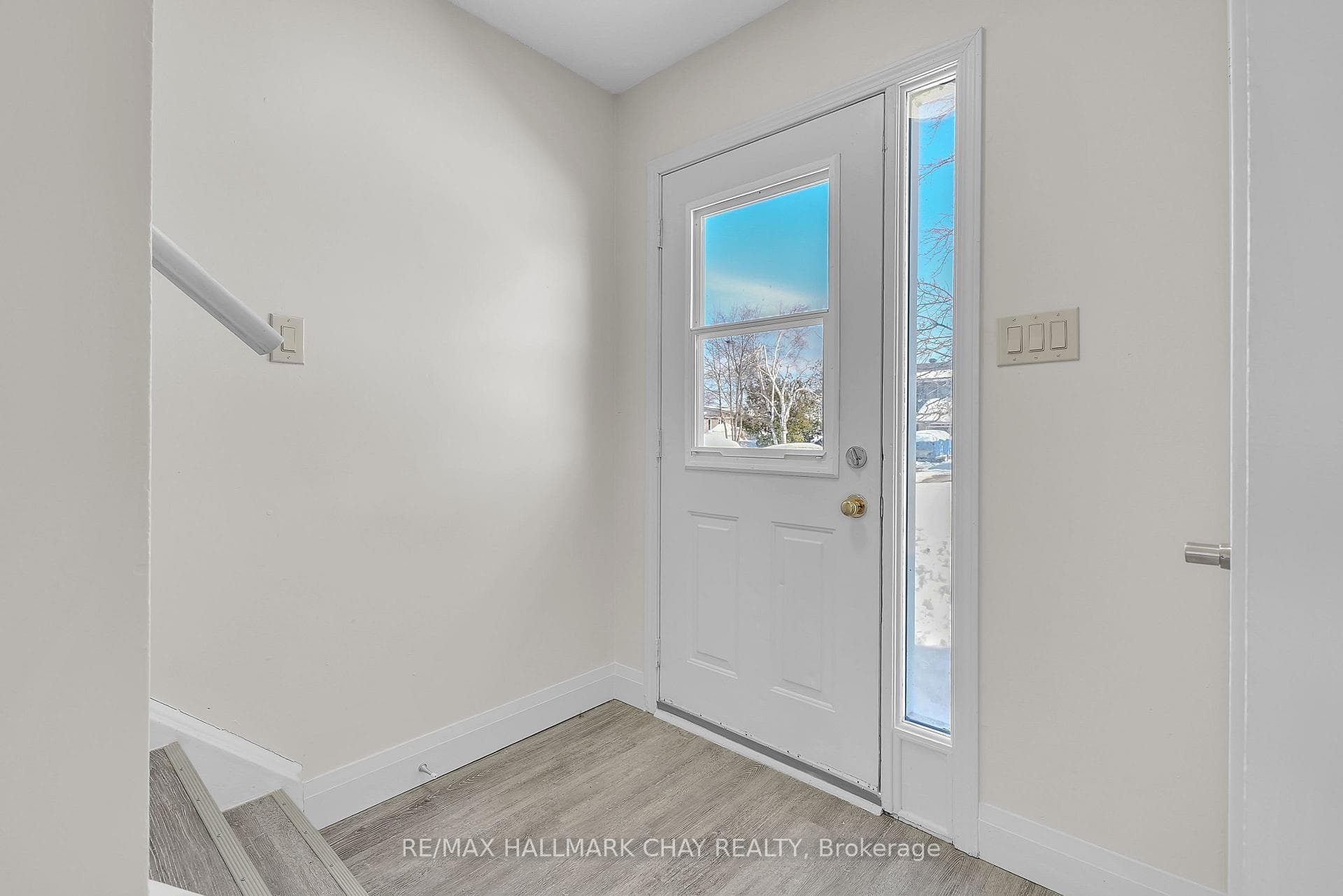 79 Christie Crescent photo 4