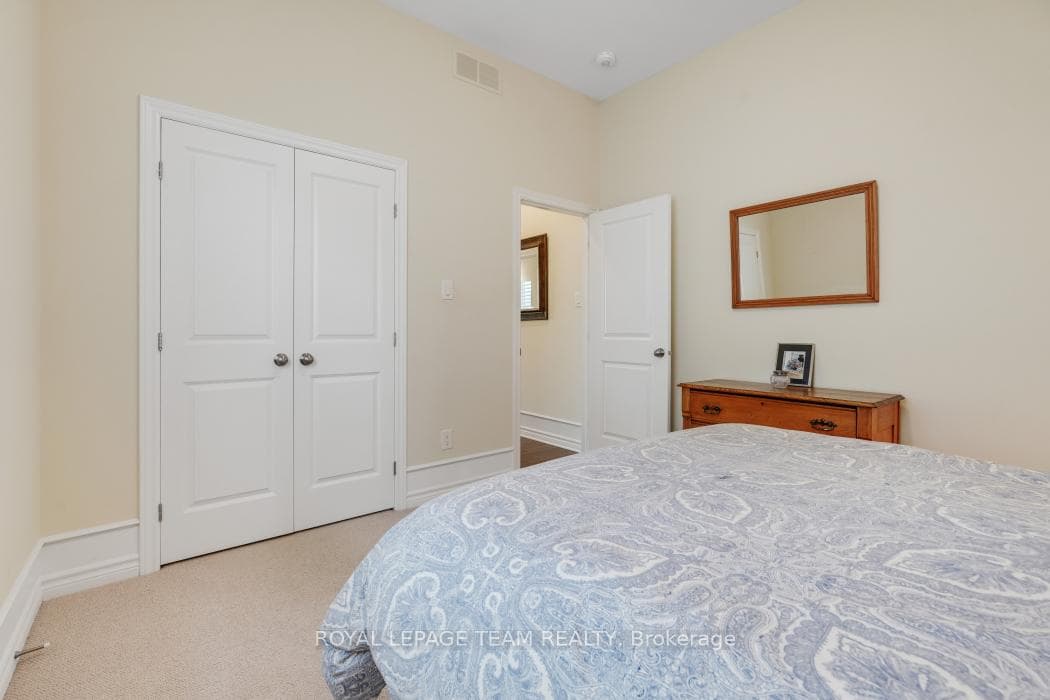 316 Serenade Crescent photo 28
