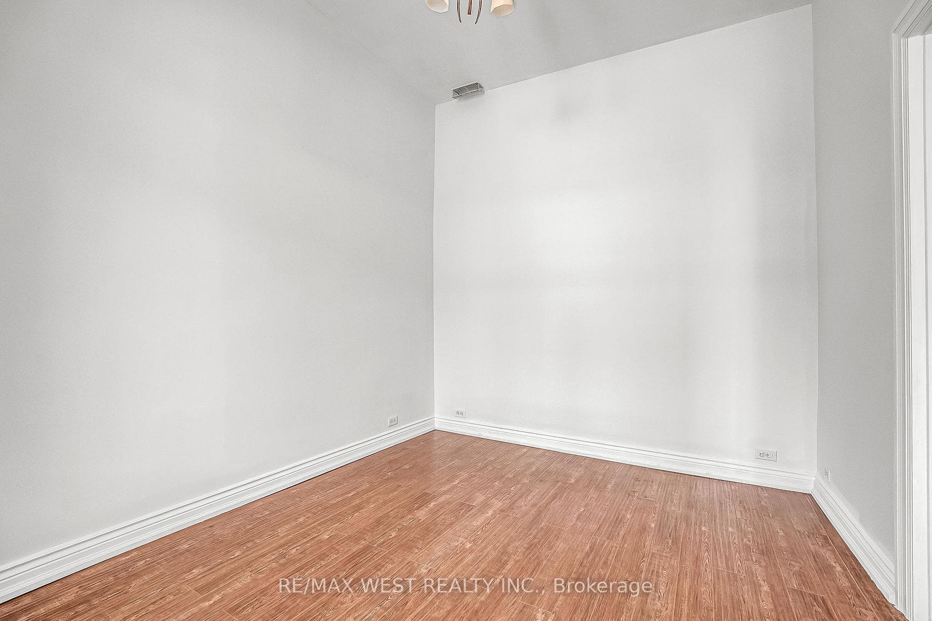 472 Symington Avenue photo 11