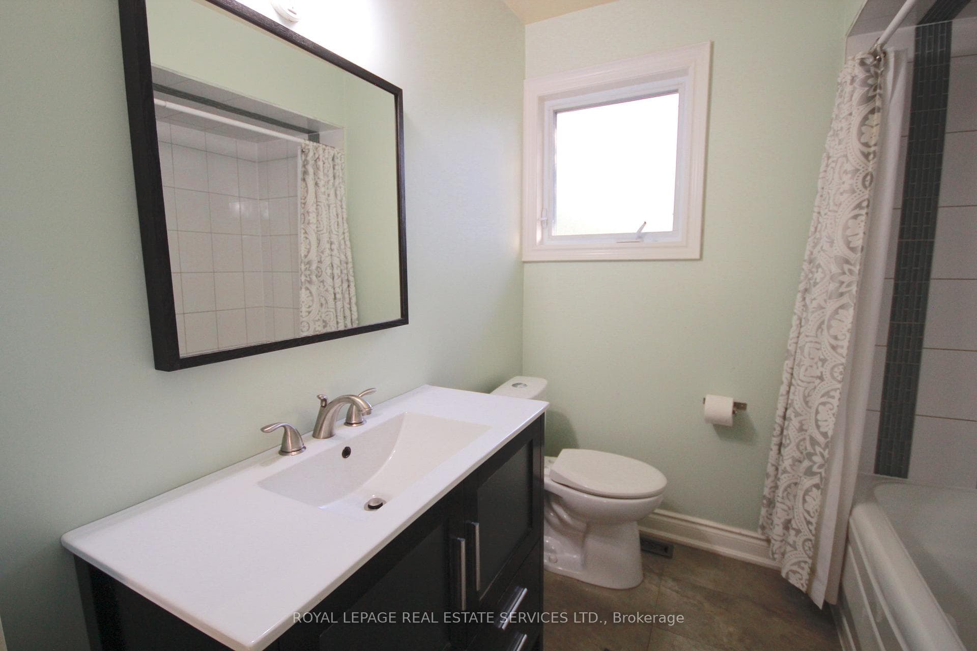 3524 Birchmeadow Crescent photo 12