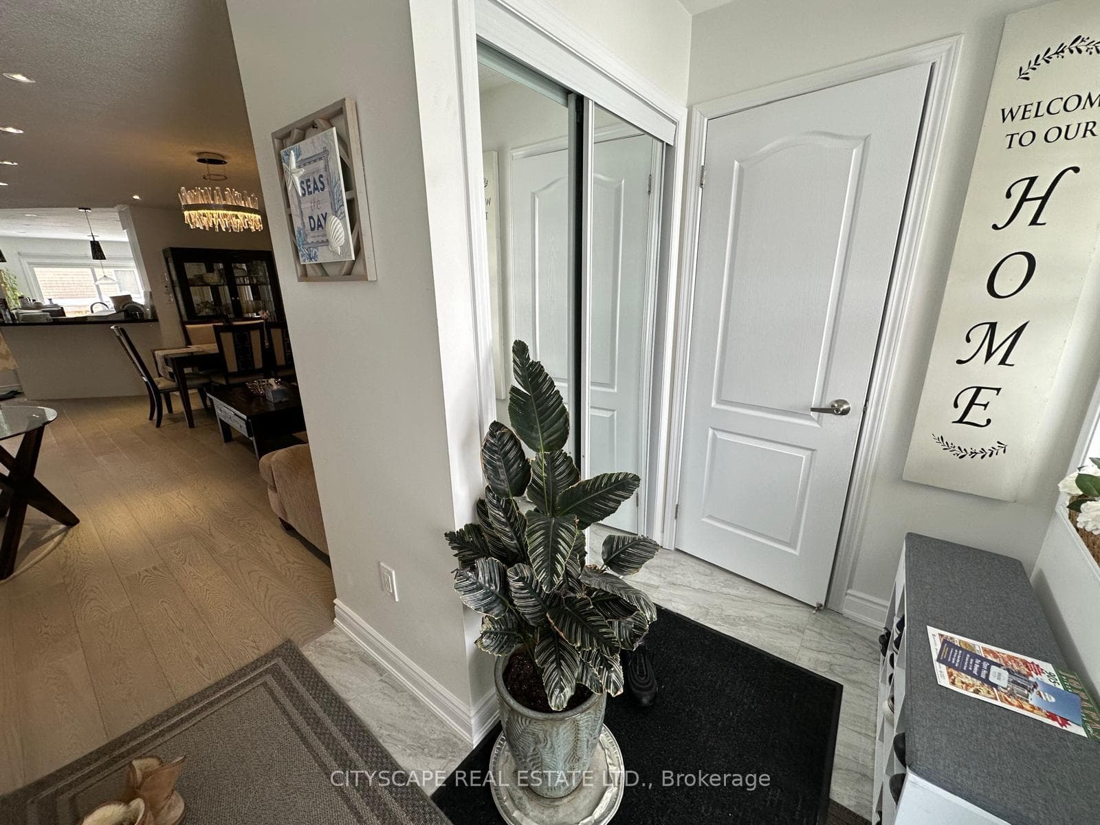 1013 Farmstead Drive photo 2