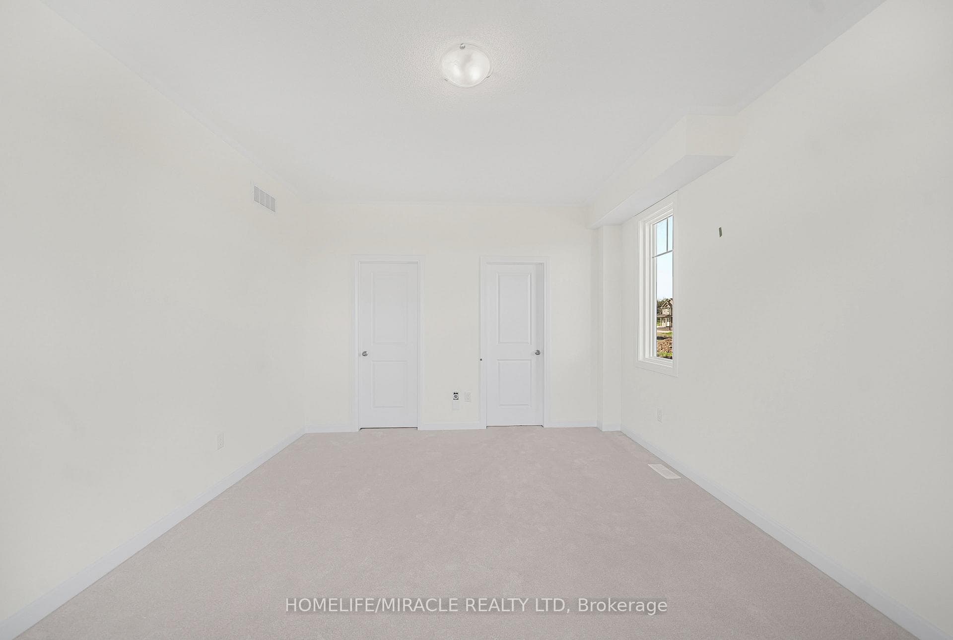 34 Royal Oak Crescent photo 42