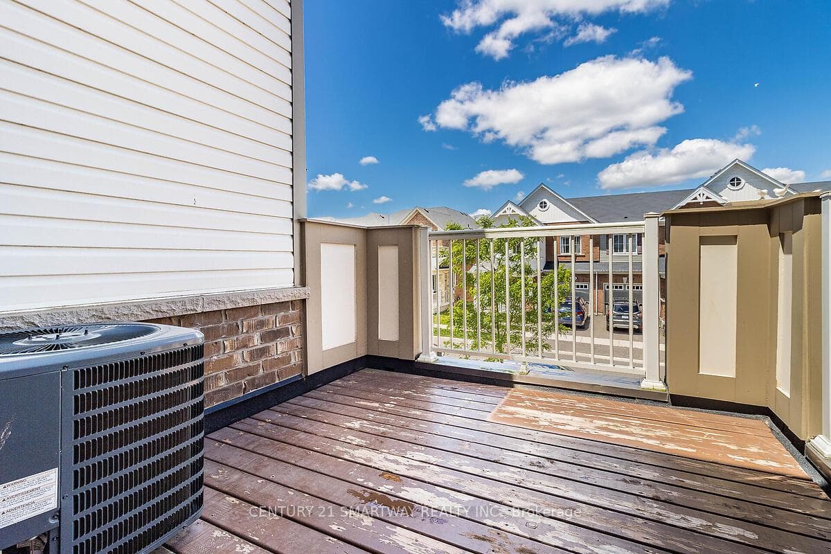 1143 Duignan Crescent photo 29