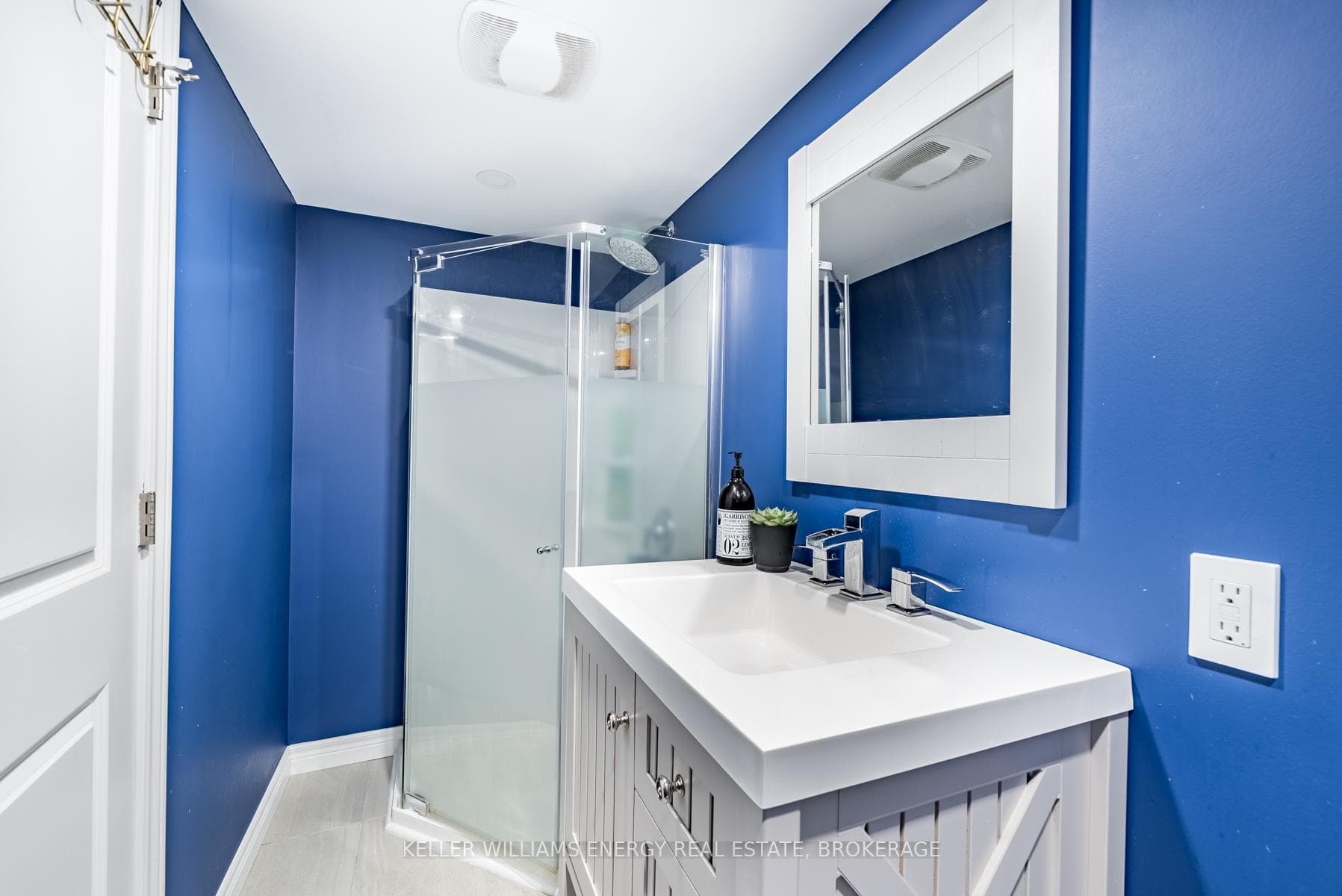 182 Bons Avenue photo 33