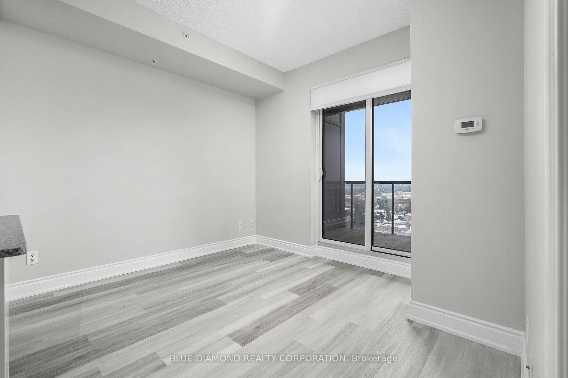 9090 Yonge Street Unit 1503 photo 6