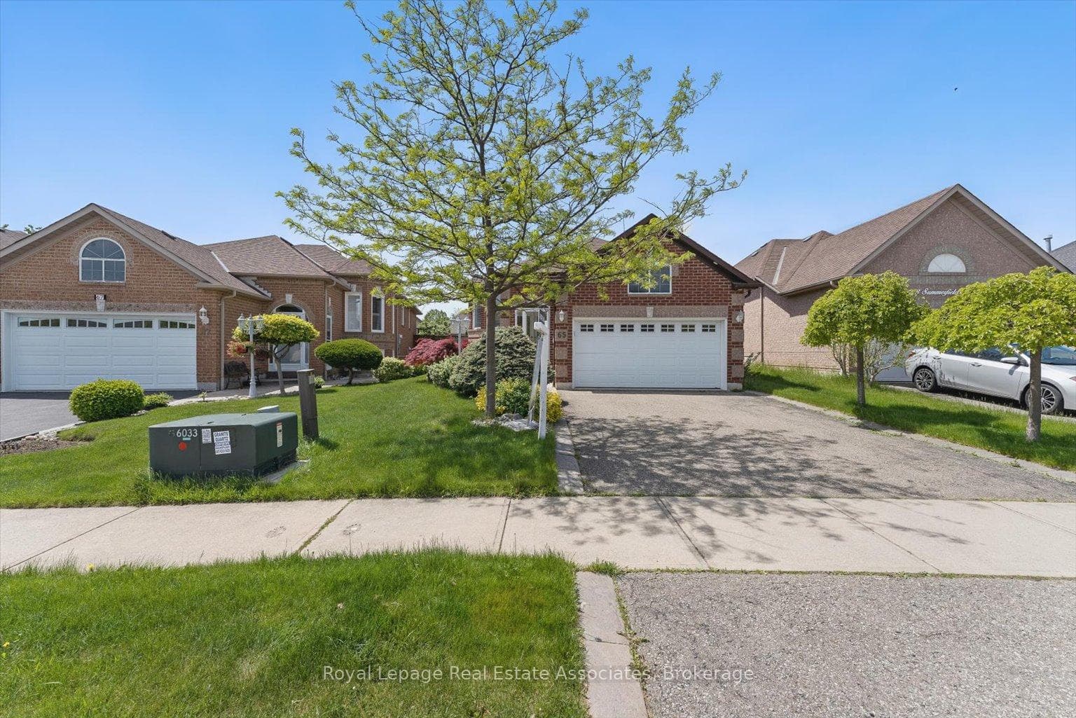 65 Summerfield Crescent photo 1