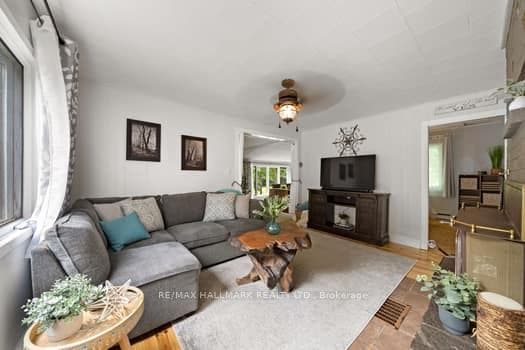 77 Woods Road photo 5