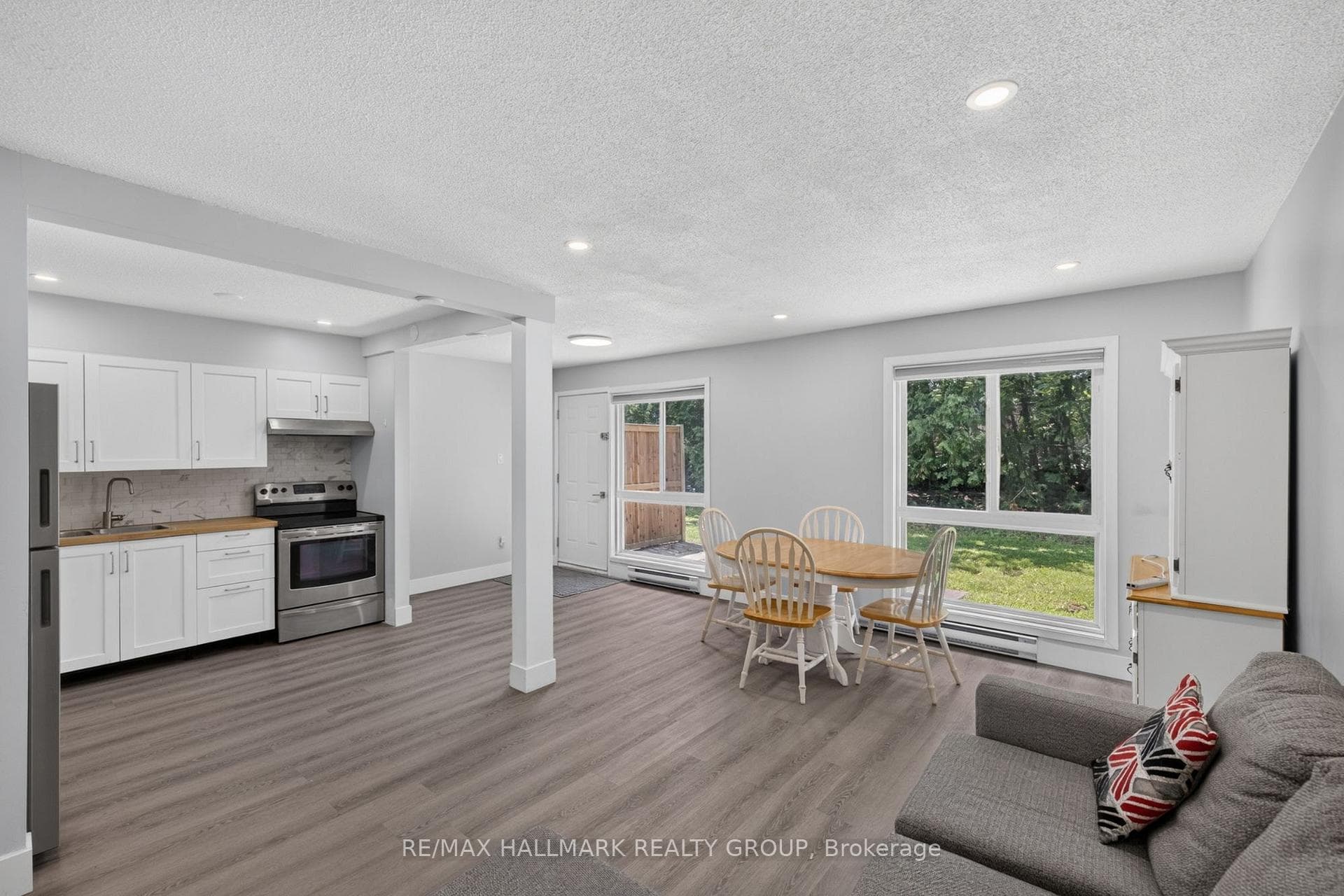 2080 Ogilvie Road Unit 9J photo 2