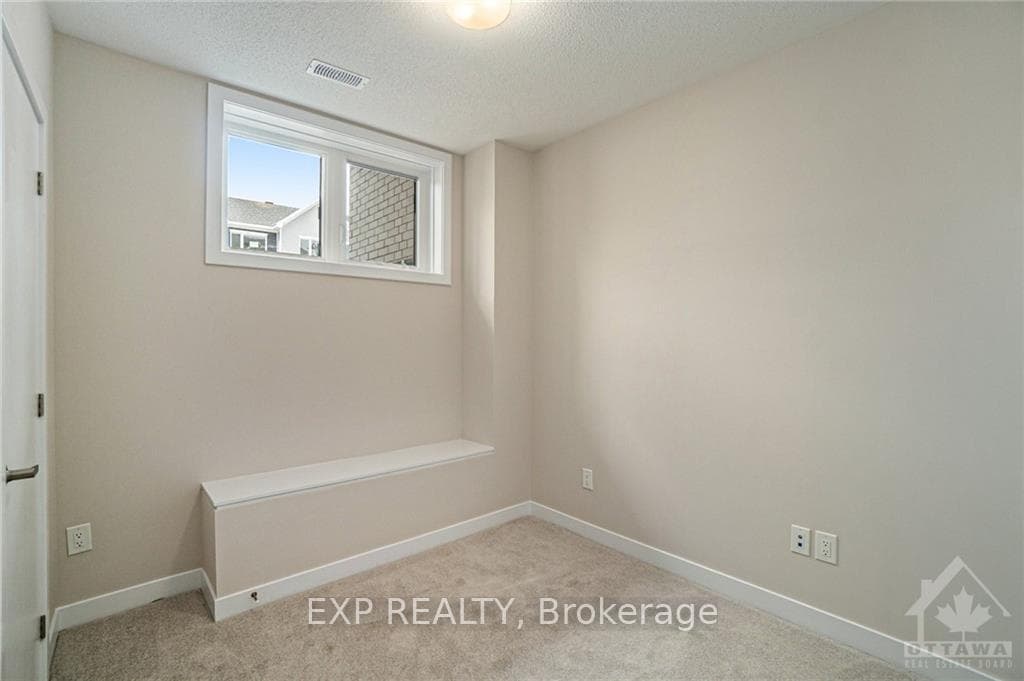 131 BEEBALM Crescent photo 20