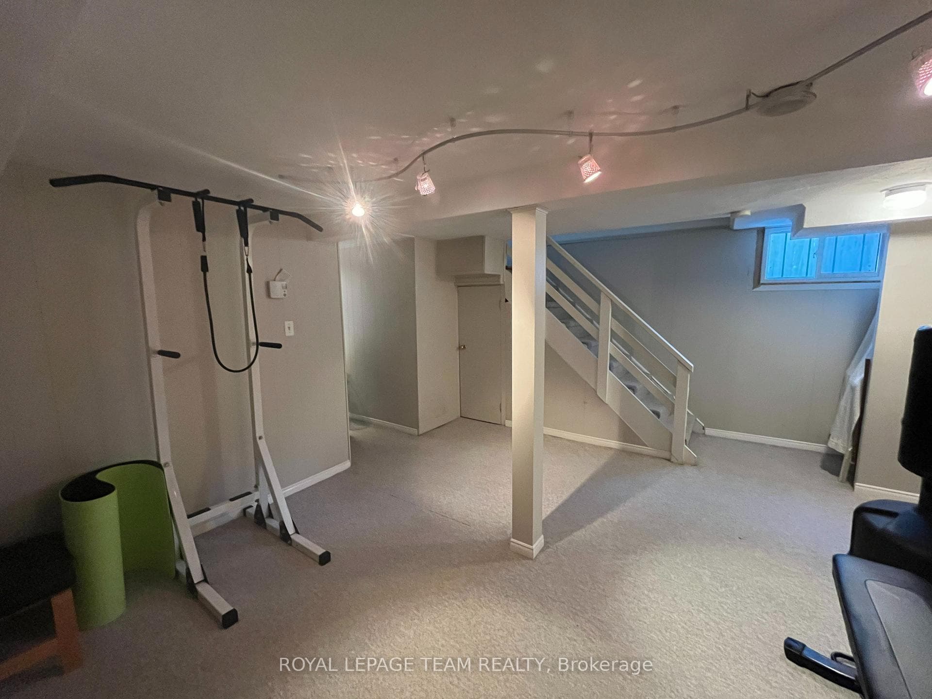 858 Riddell Avenue photo 19
