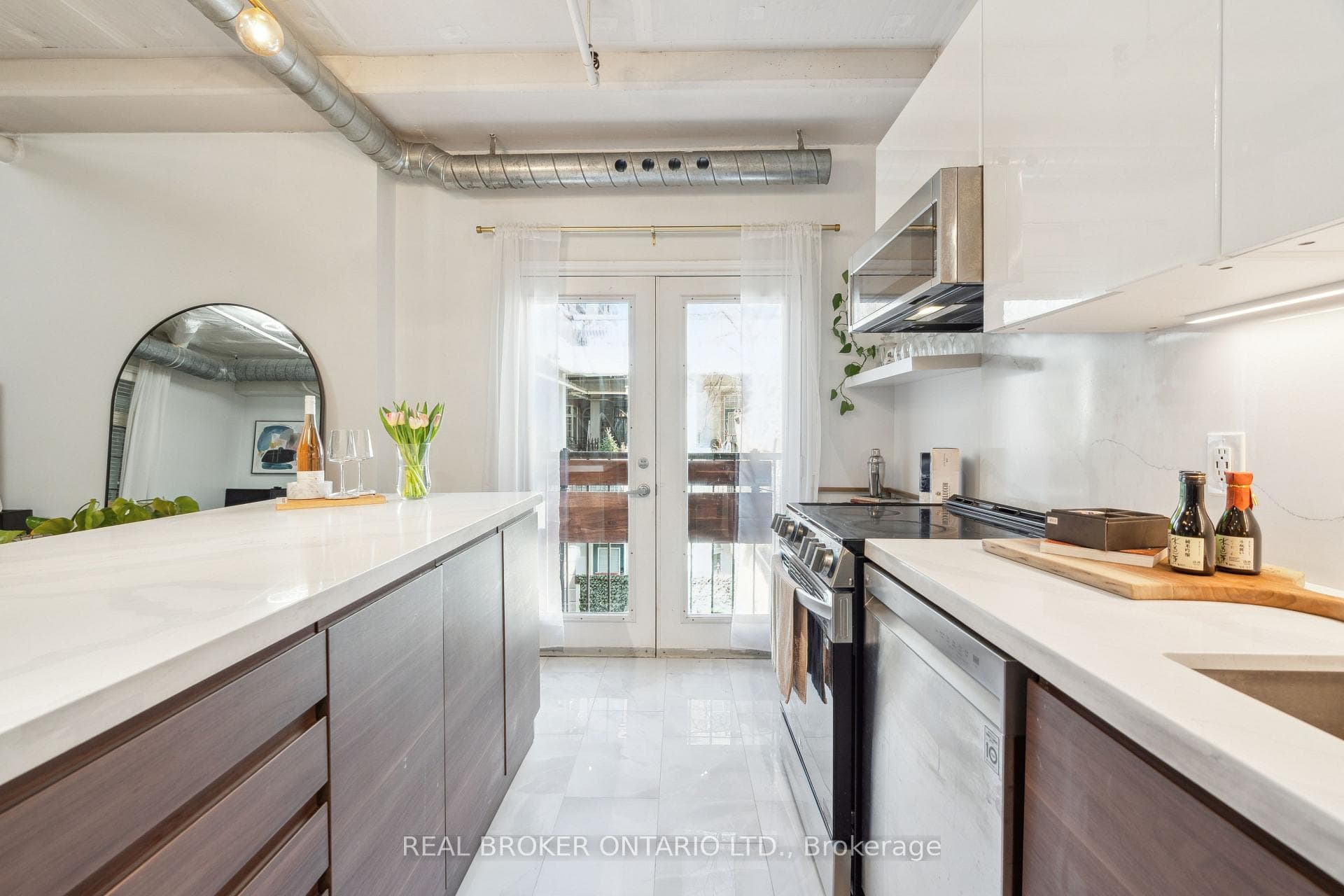 Soft Close Italian Cabinetry