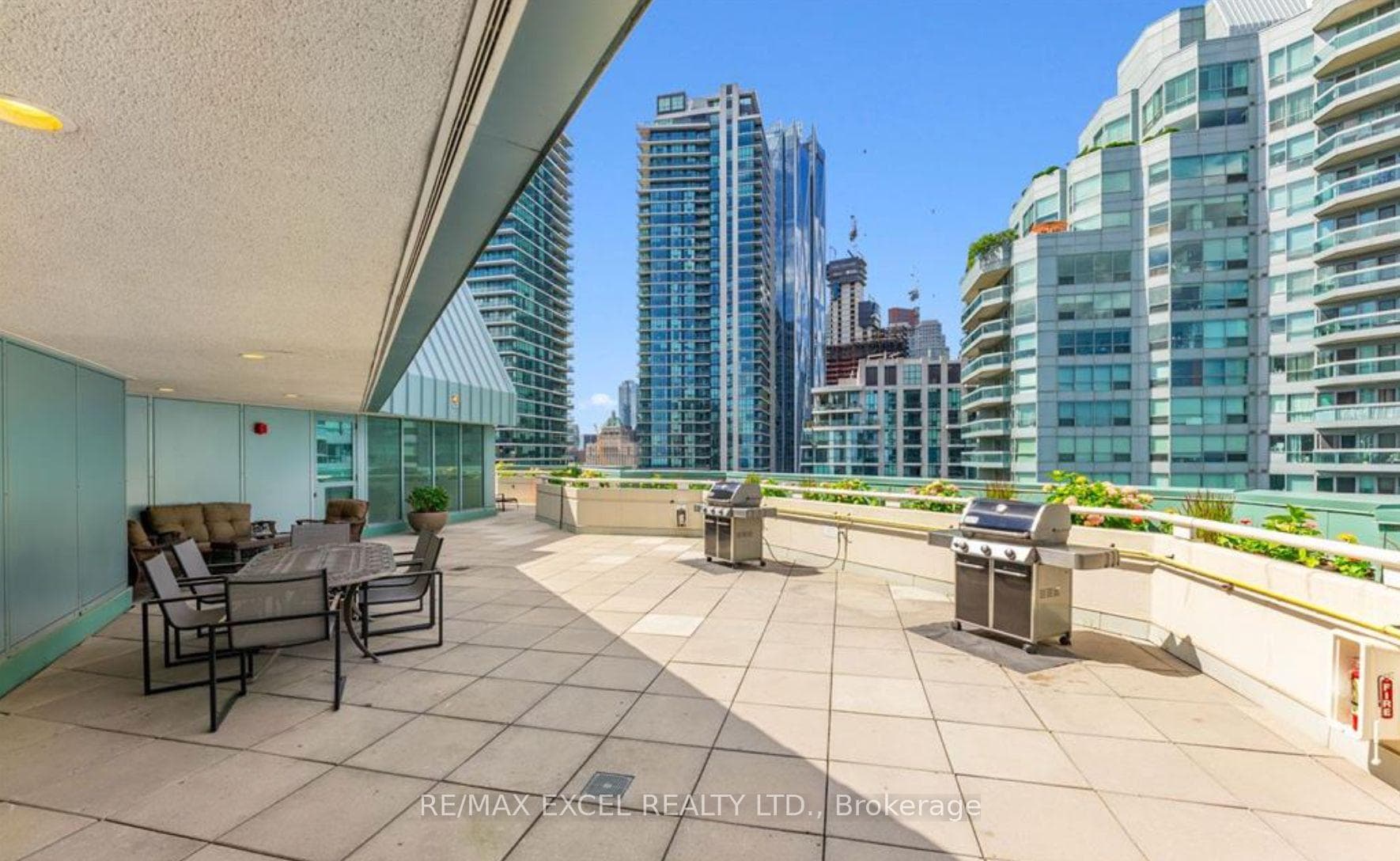 10 Queens Quay Unit 1607 photo 20