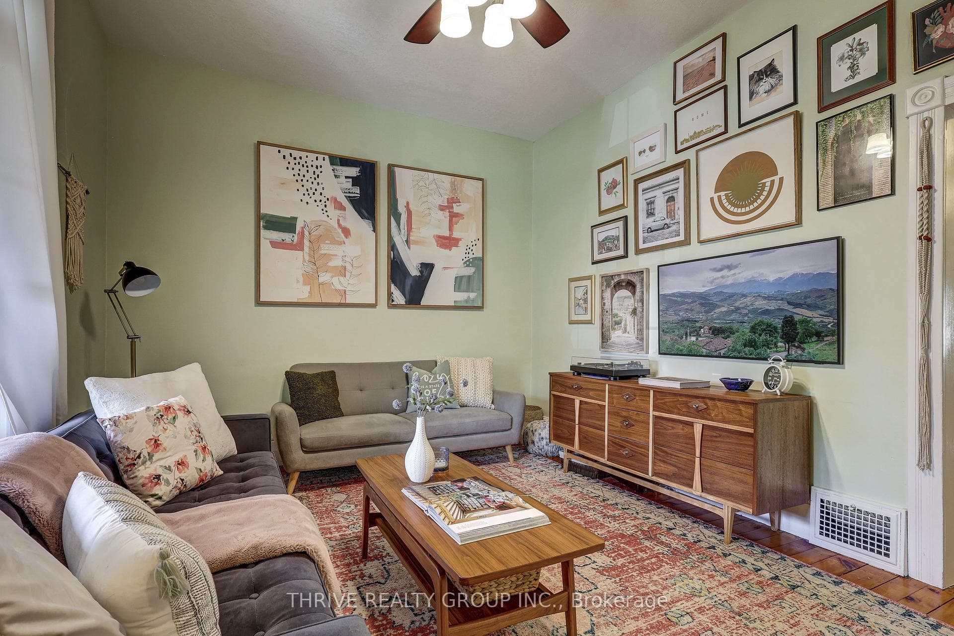 866 William Street photo 10
