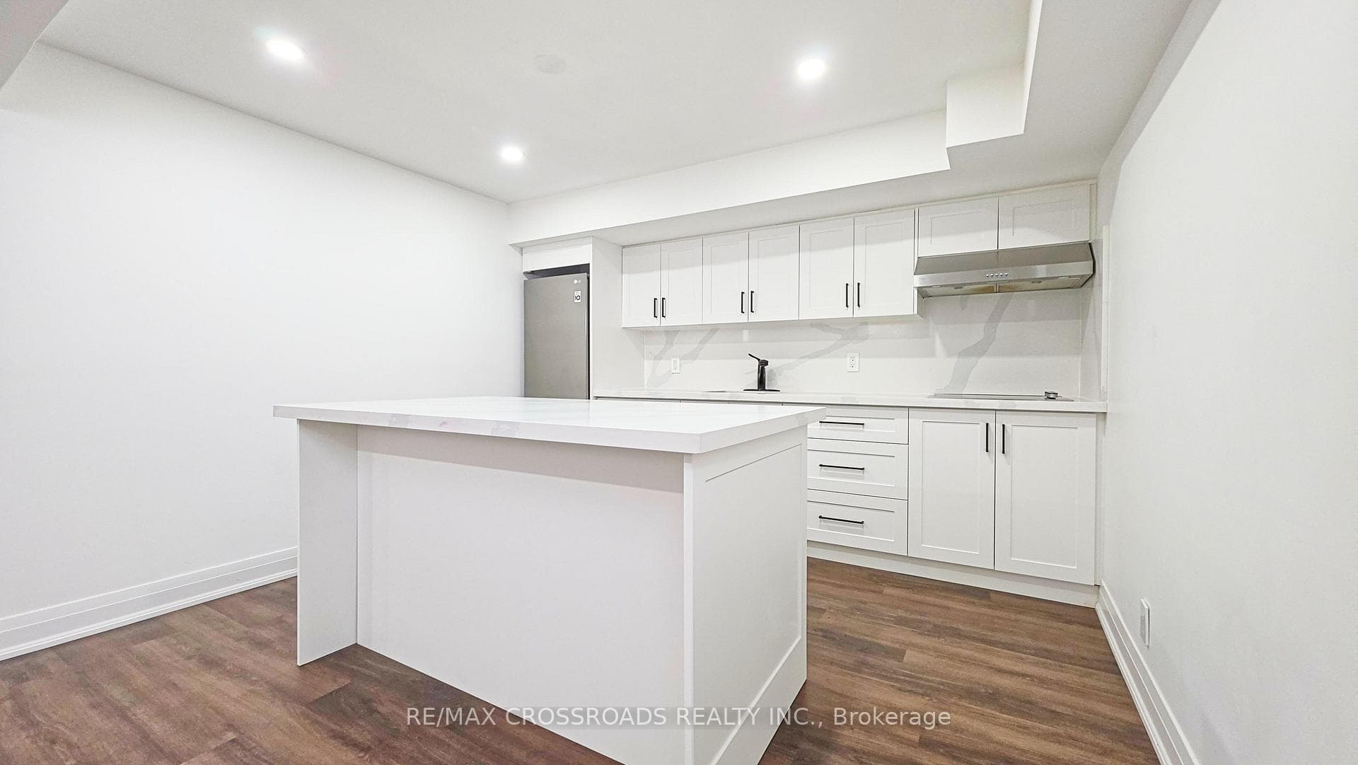 186 Driscoll Road Unit Lower photo 6