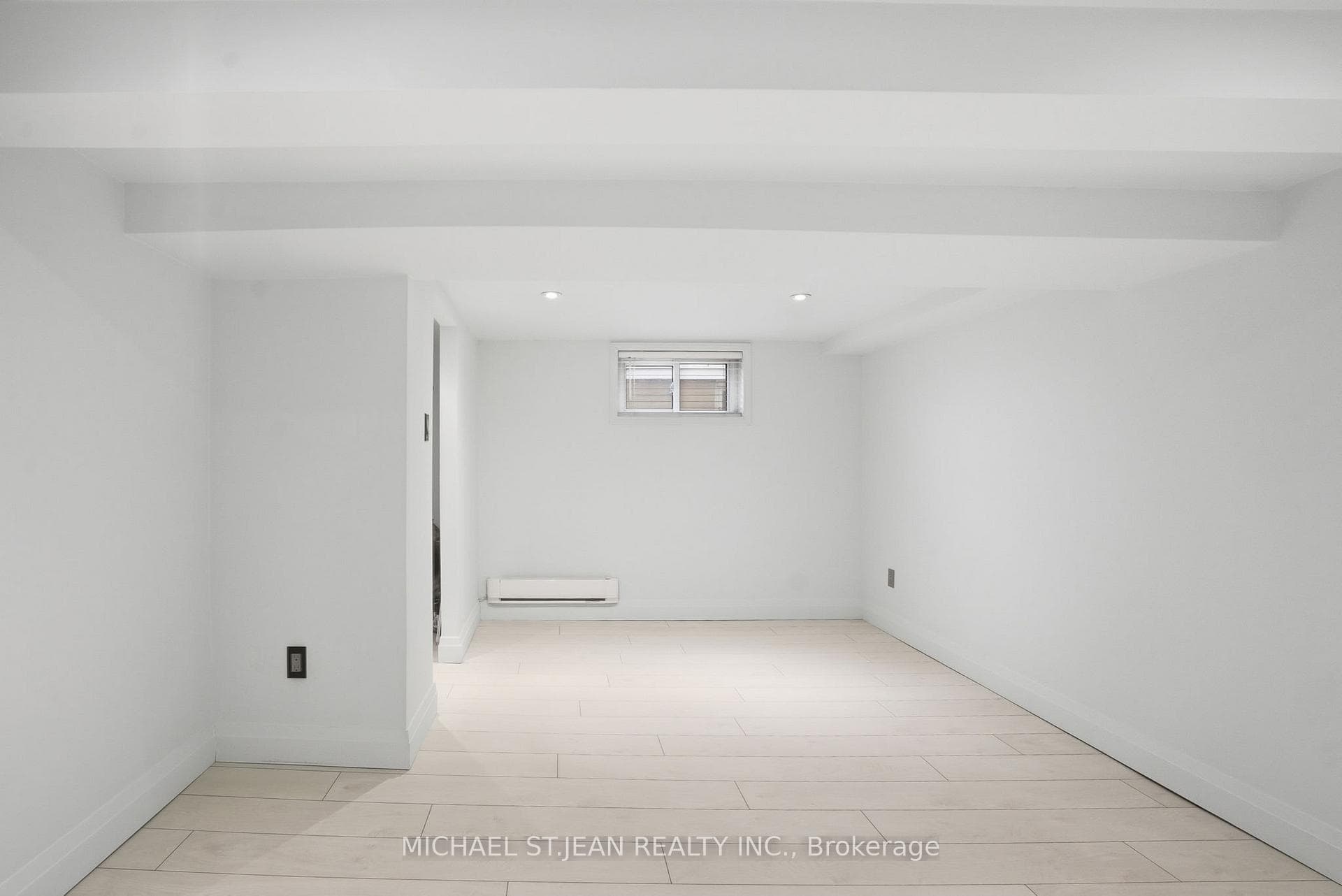 210 Vine Street photo 36