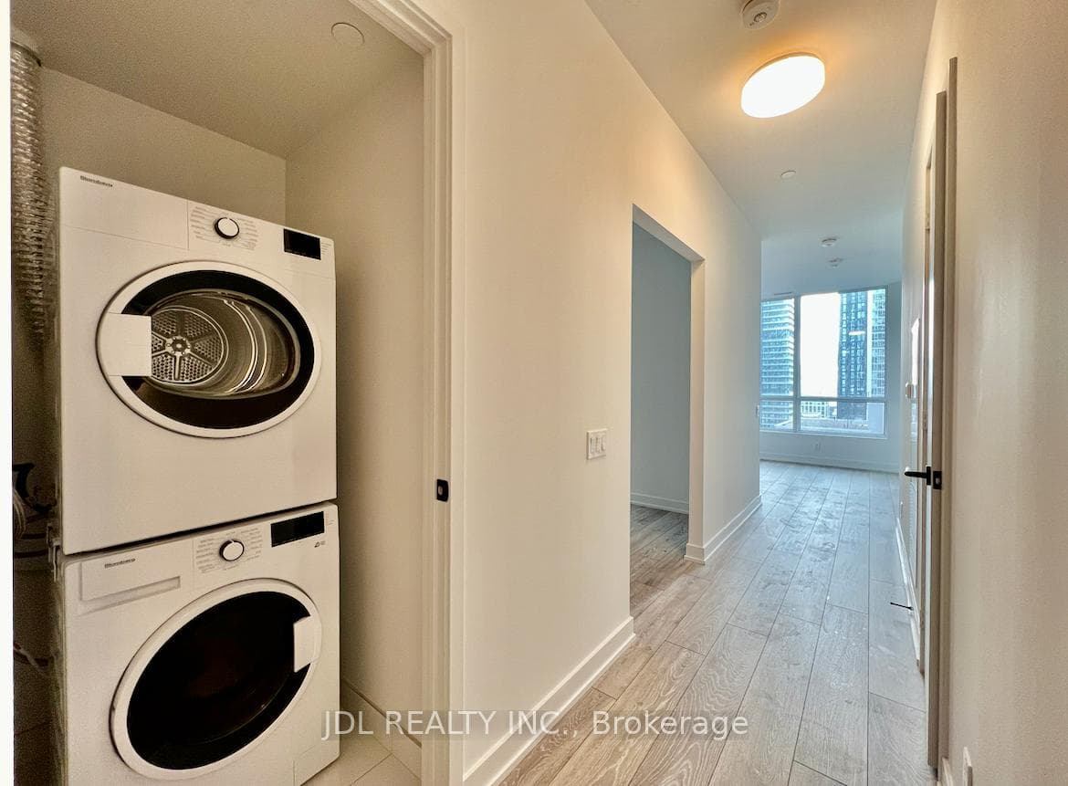 108 Peter Street Unit 1805 photo 5