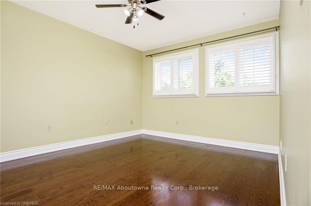 2235 GRENVILLE Drive photo 31