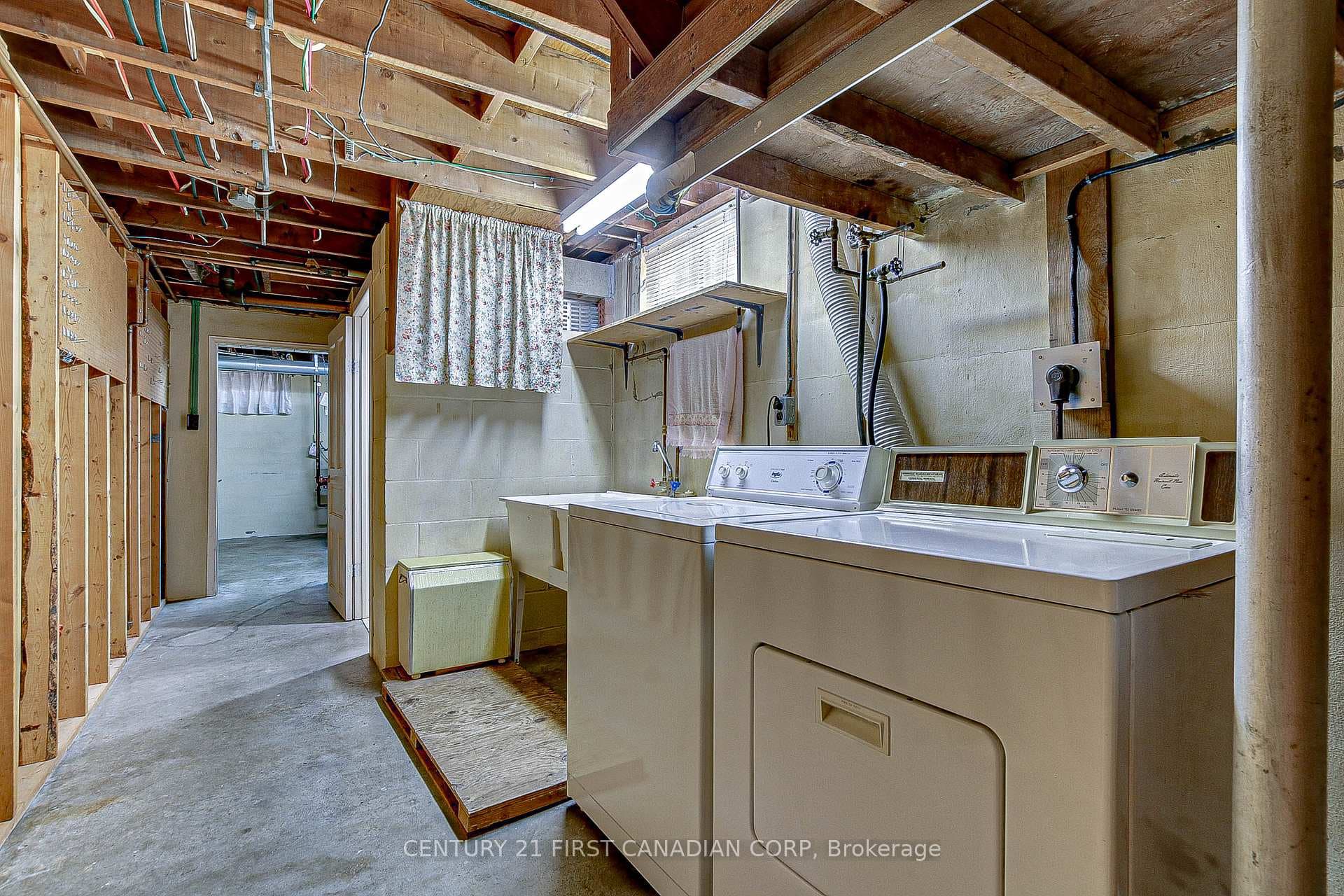 177 Myrtle Street photo 26