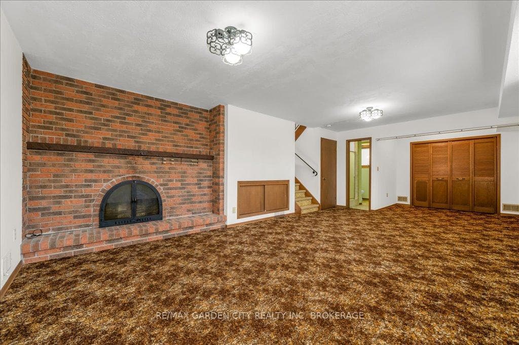 30 BUTLER Crescent photo 22