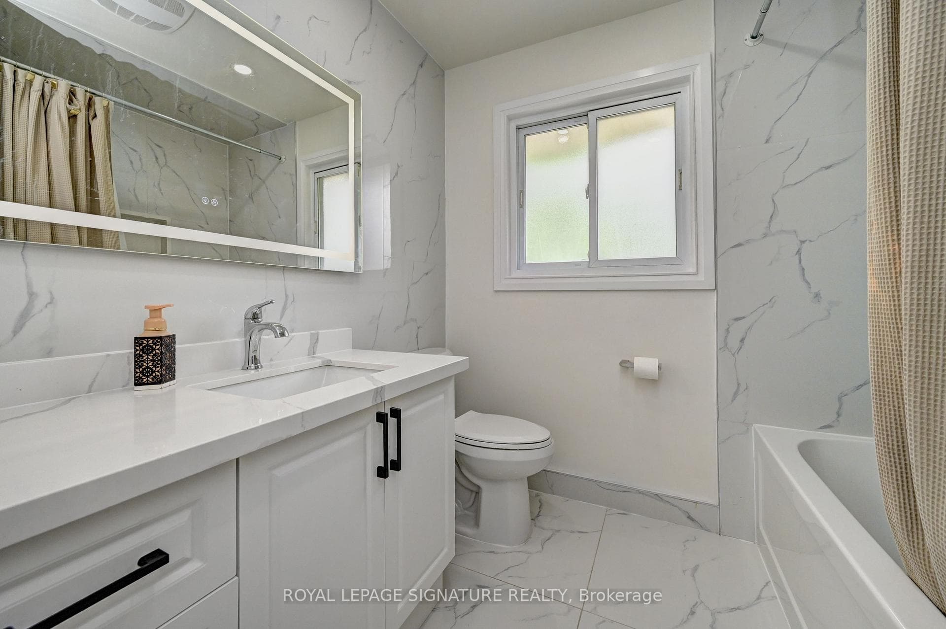 240 Stonybrook Drive photo 35