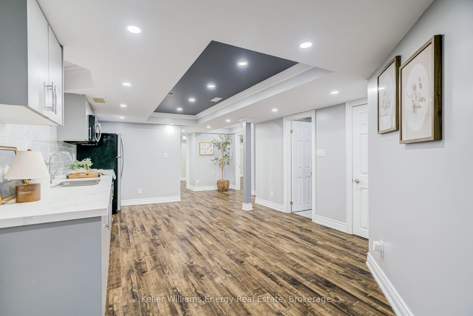 1342 Harlstone Crescent photo 36