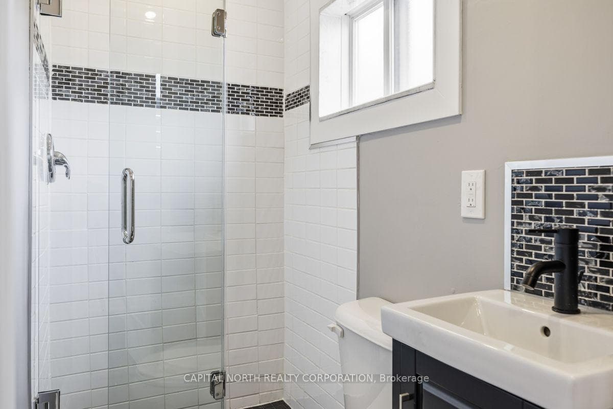 219 McRoberts Avenue photo 15