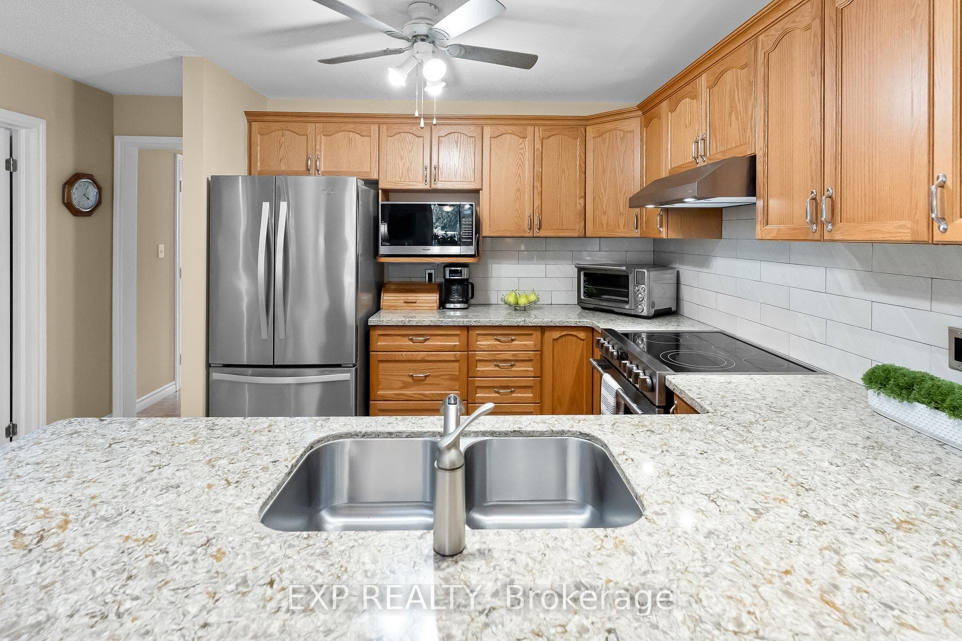 9 KINSMAN Court photo 18