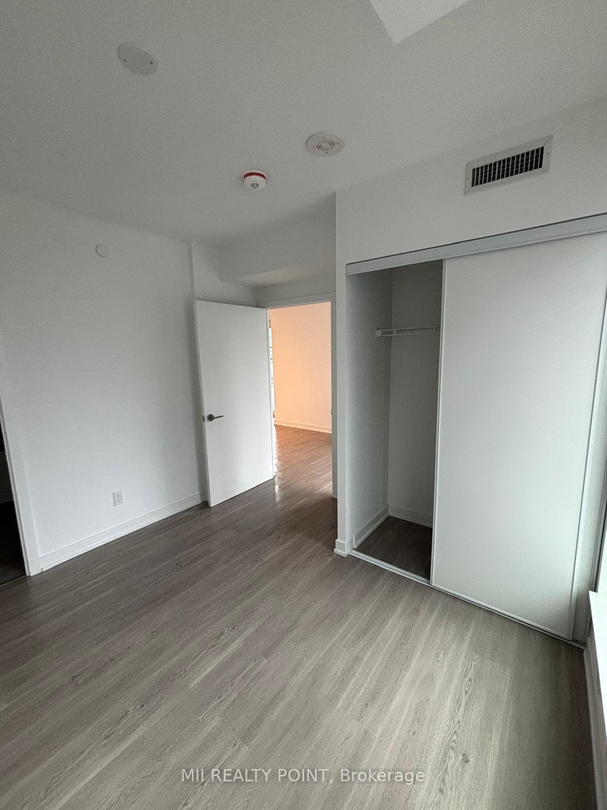 8 Wellesley Street Unit 908 photo 8