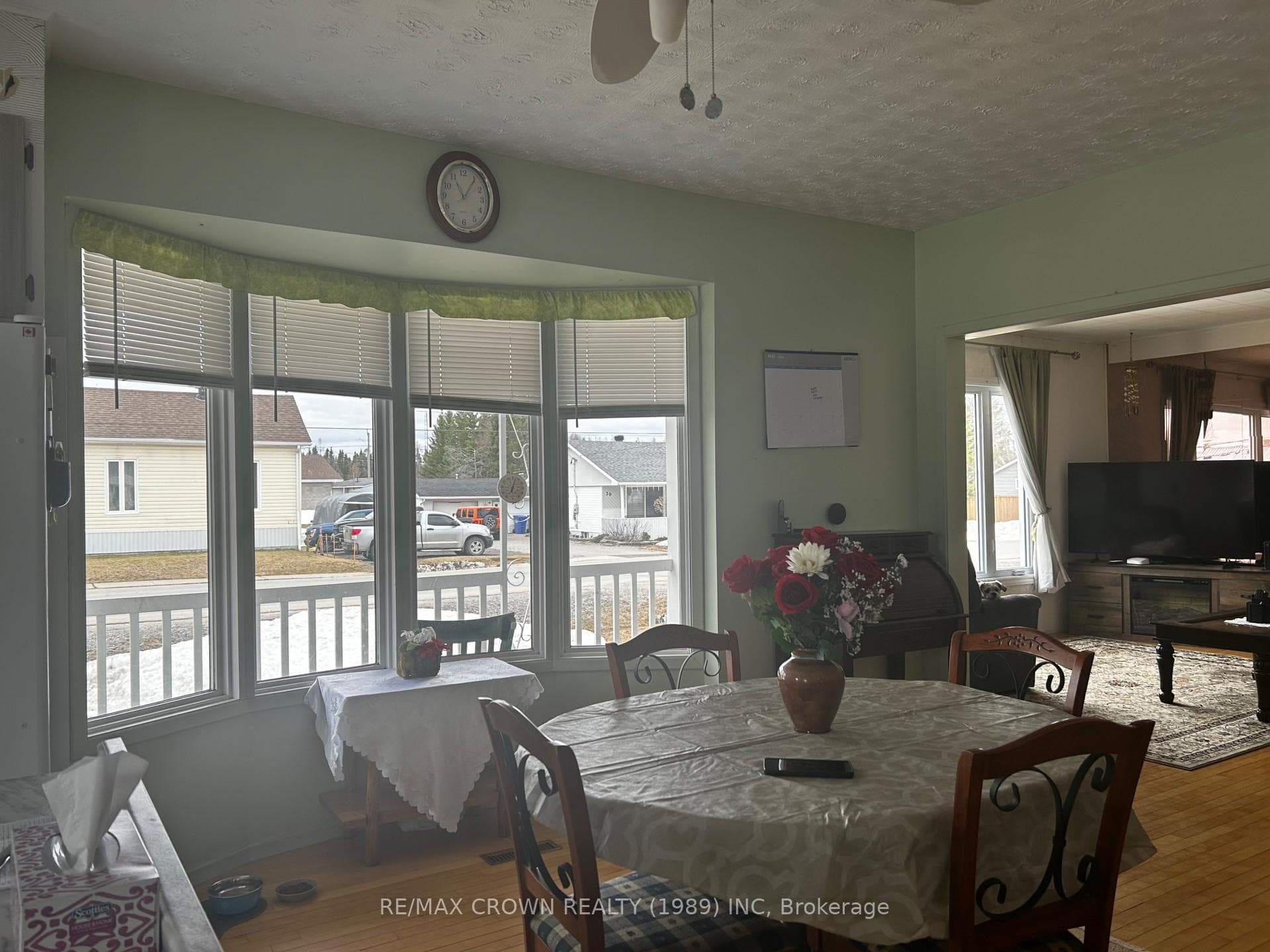 dining area off the kitchen