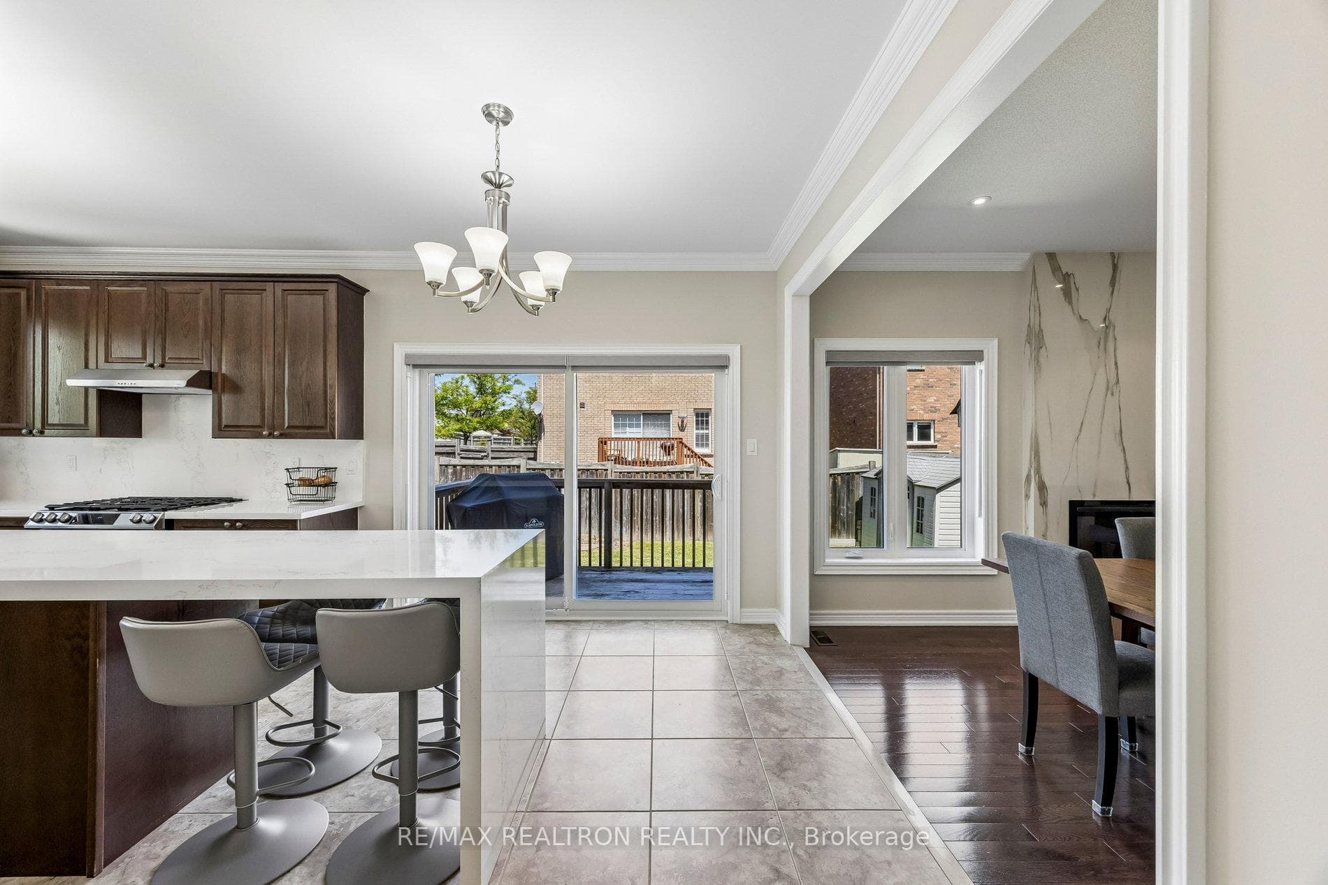 18 Hayfield Crescent photo 9