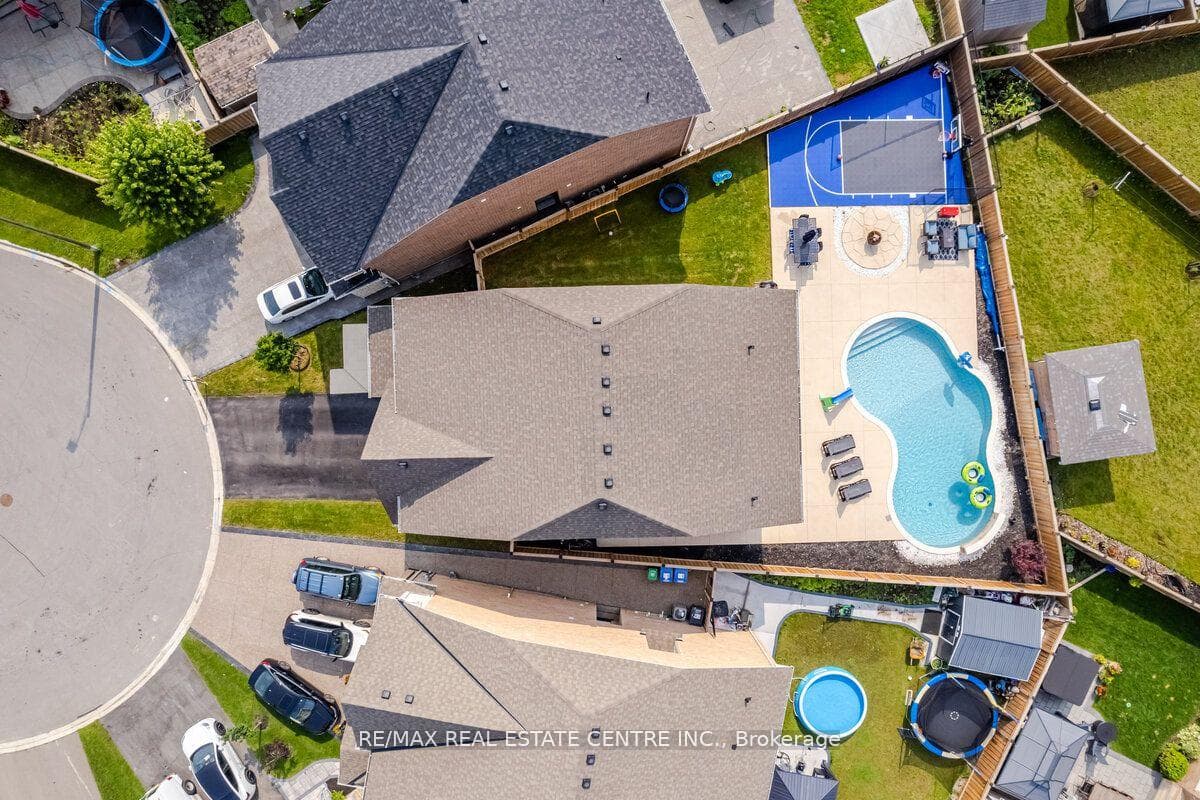 34 HAMILTON Court photo 2