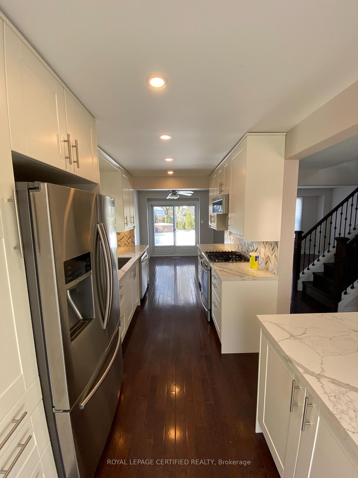 3221 Victoria Street Unit Upper photo 2