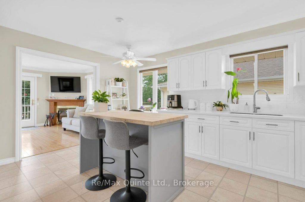 2 Heritage Drive photo 8