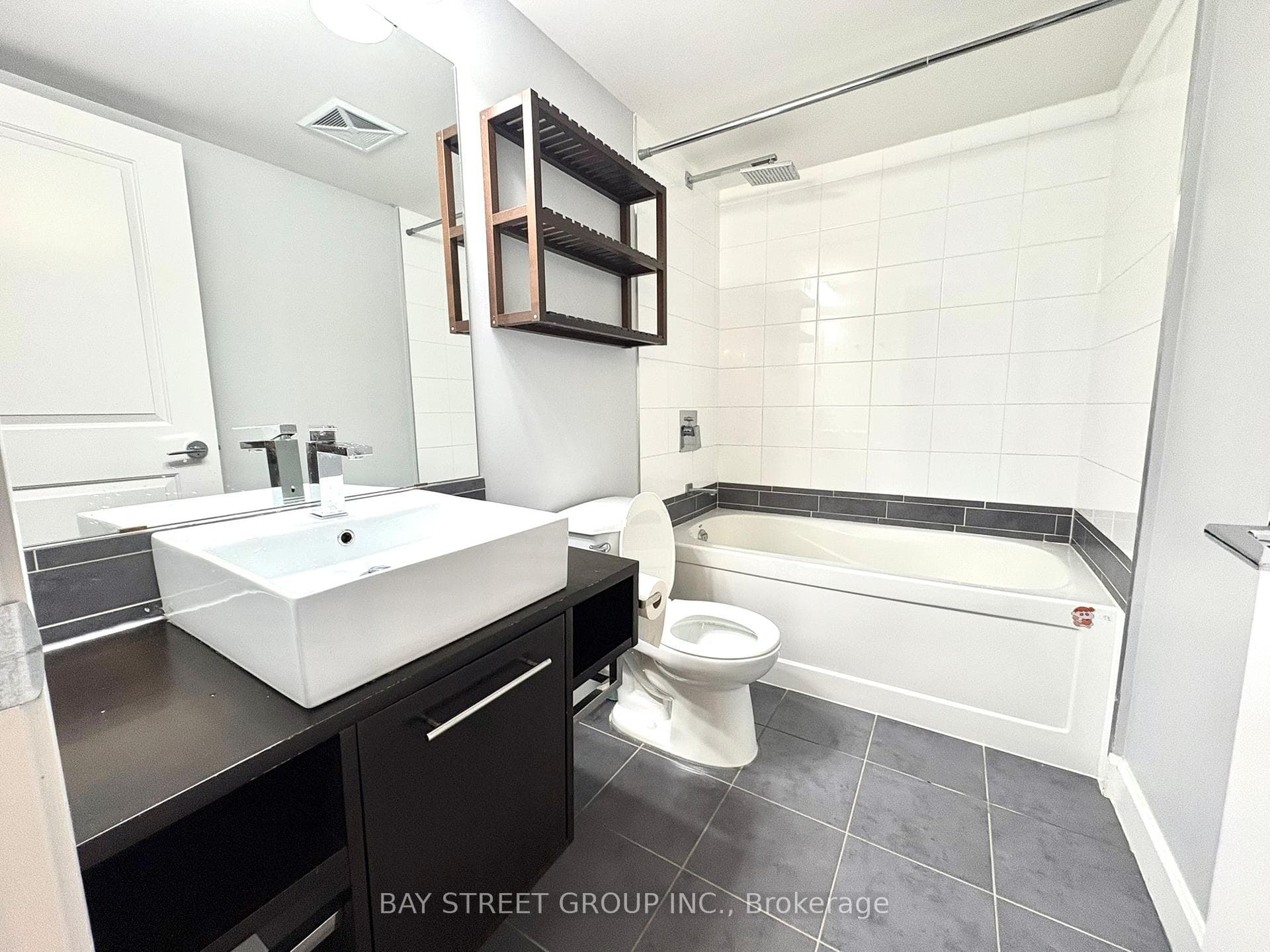 25 Town Centre Court Unit 609 photo 6