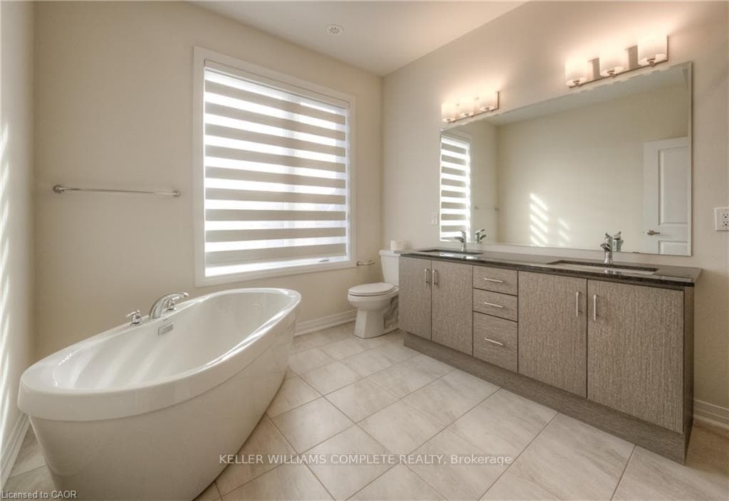 Ensuite with primary bedroom