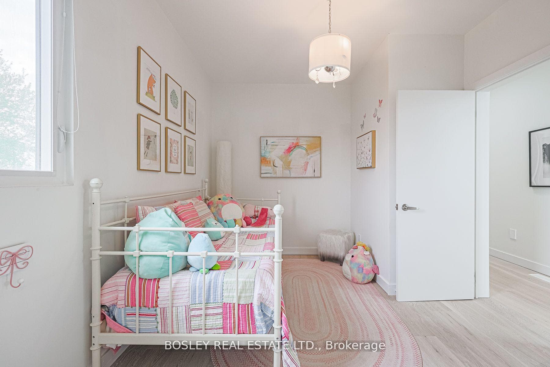 38 Roblin Avenue photo 20
