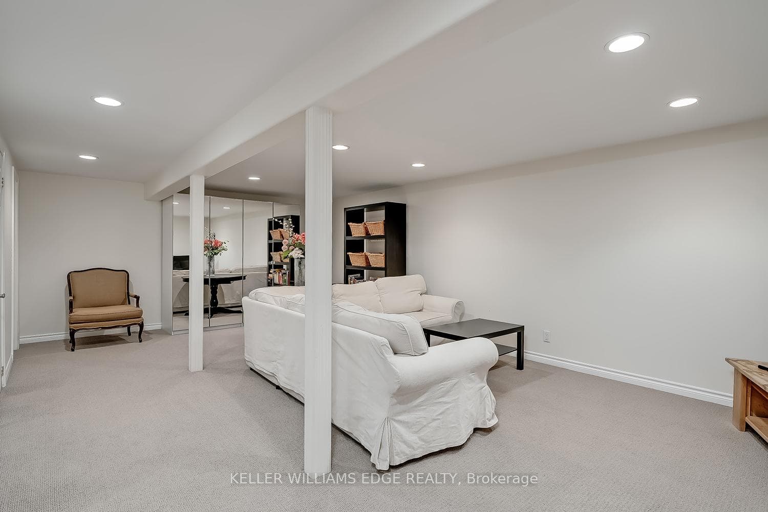 280 Penn Drive photo 32