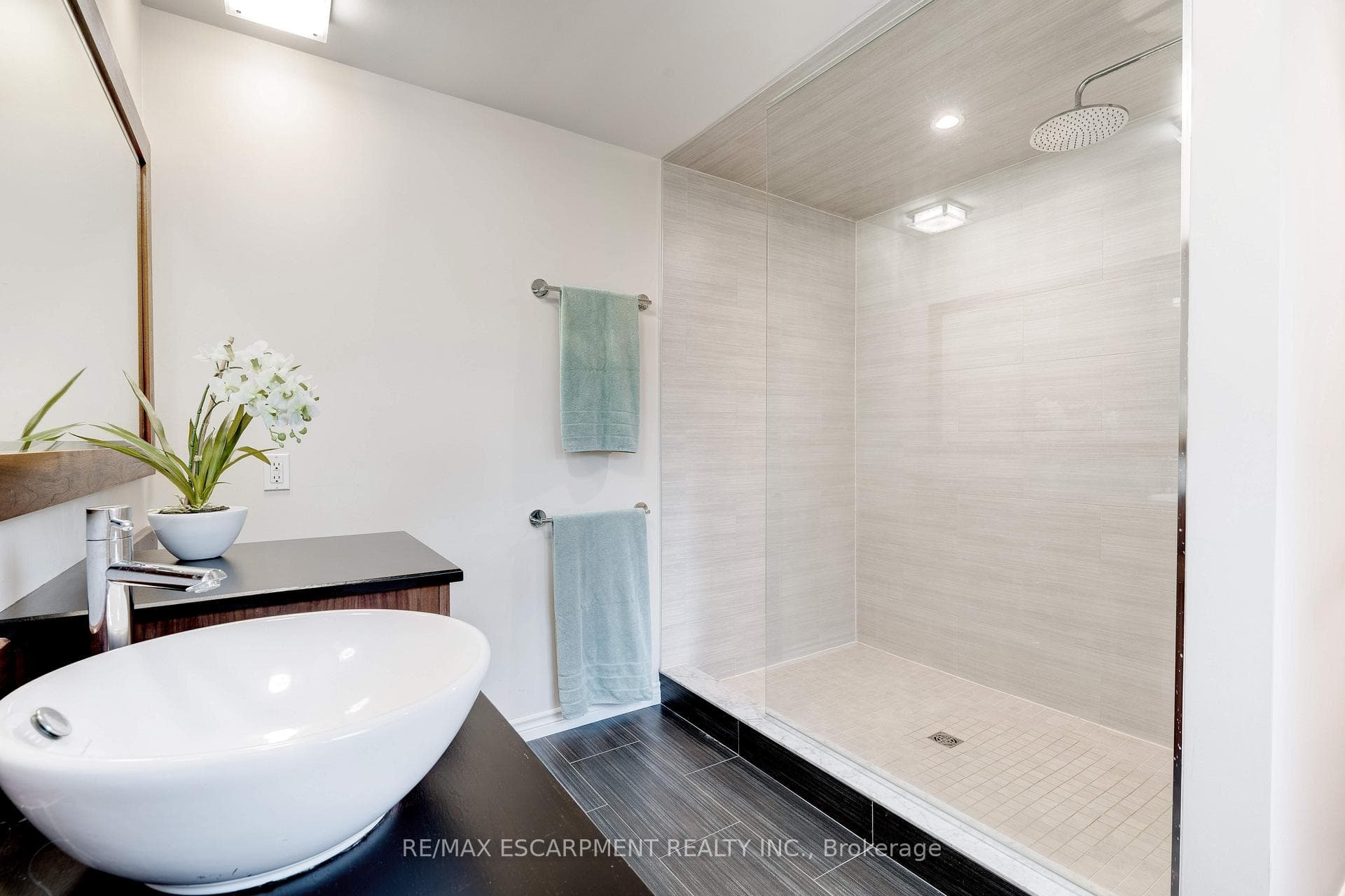 451 Sandlewood Road photo 23