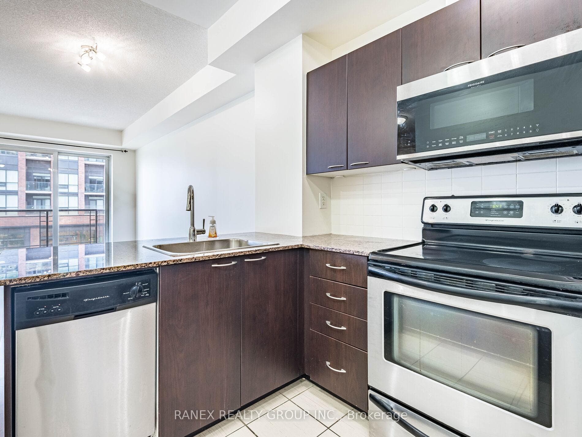 385 Prince Of Wales Drive Unit 416 photo 12