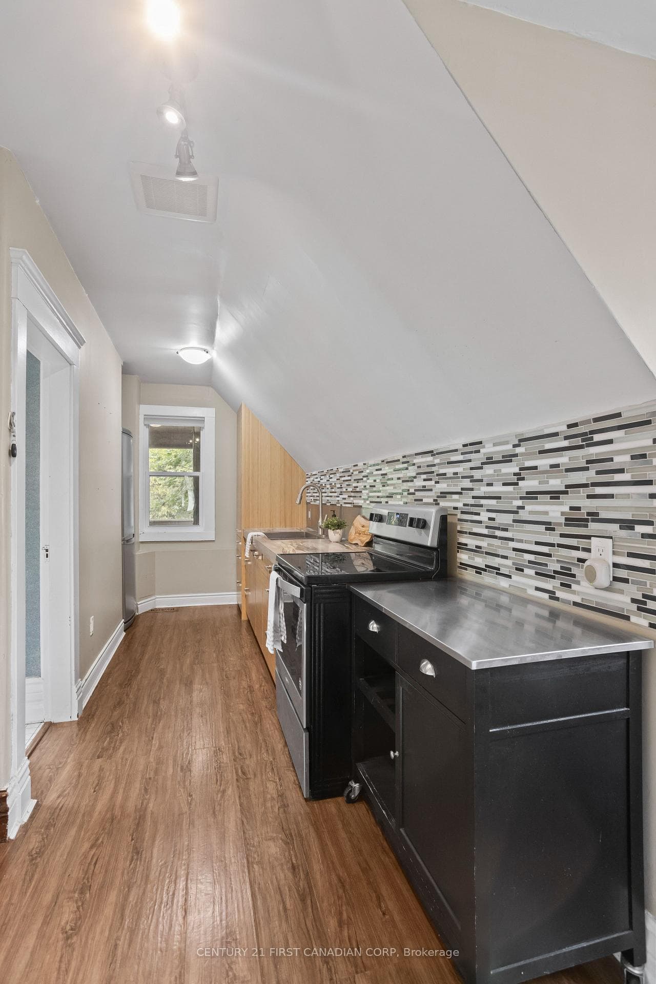 16 Woodward Avenue photo 23