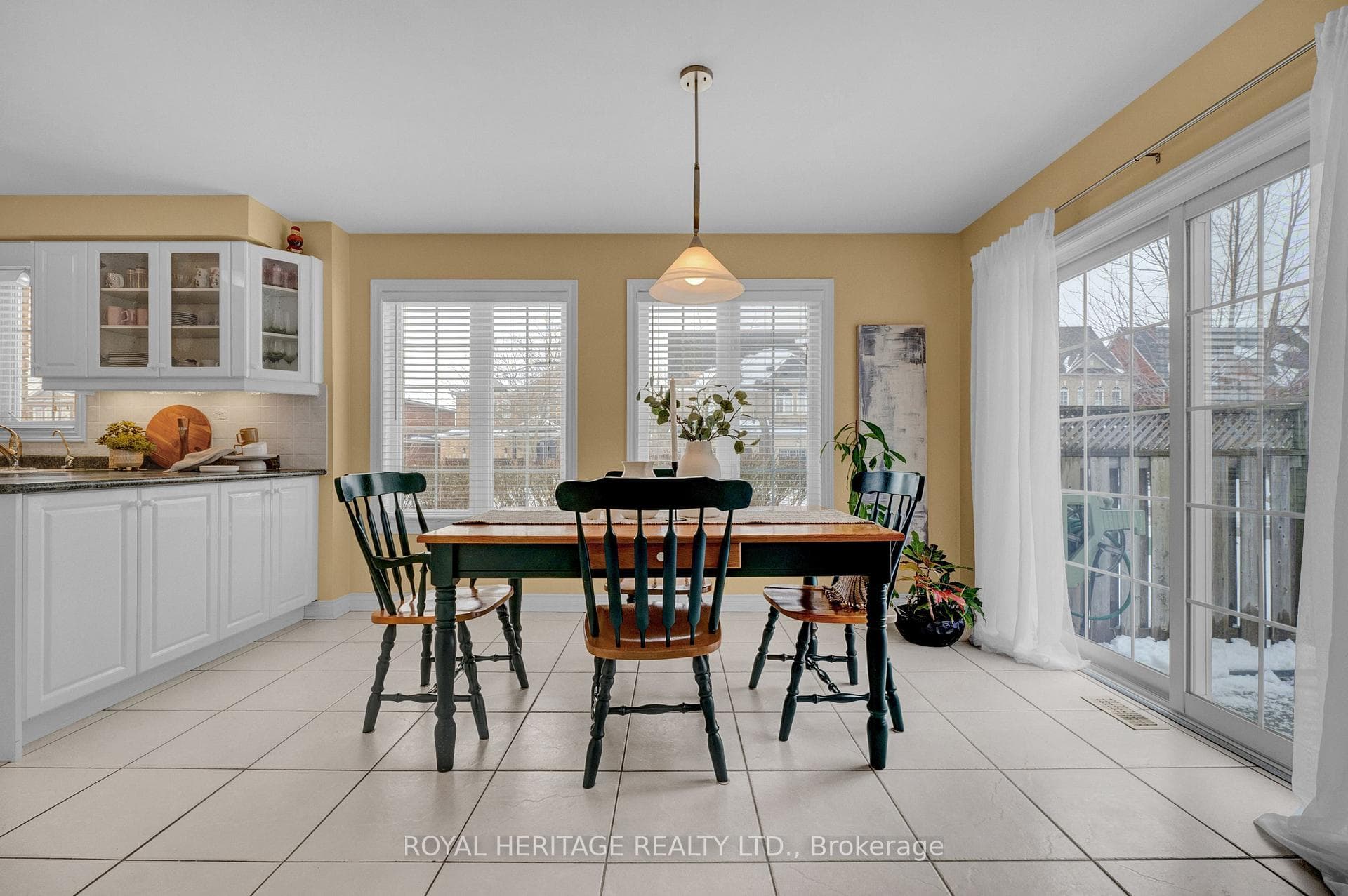 86 Root Crescent photo 15
