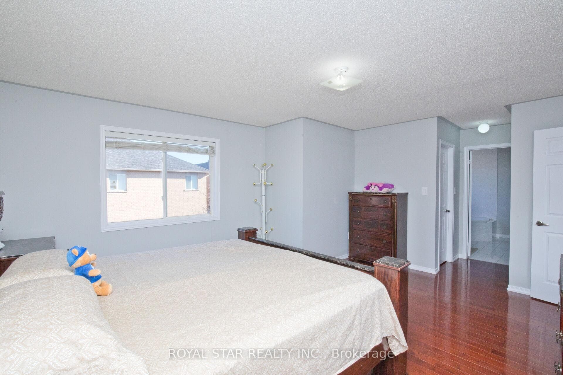 51 Cape Dorset Crescent photo 22