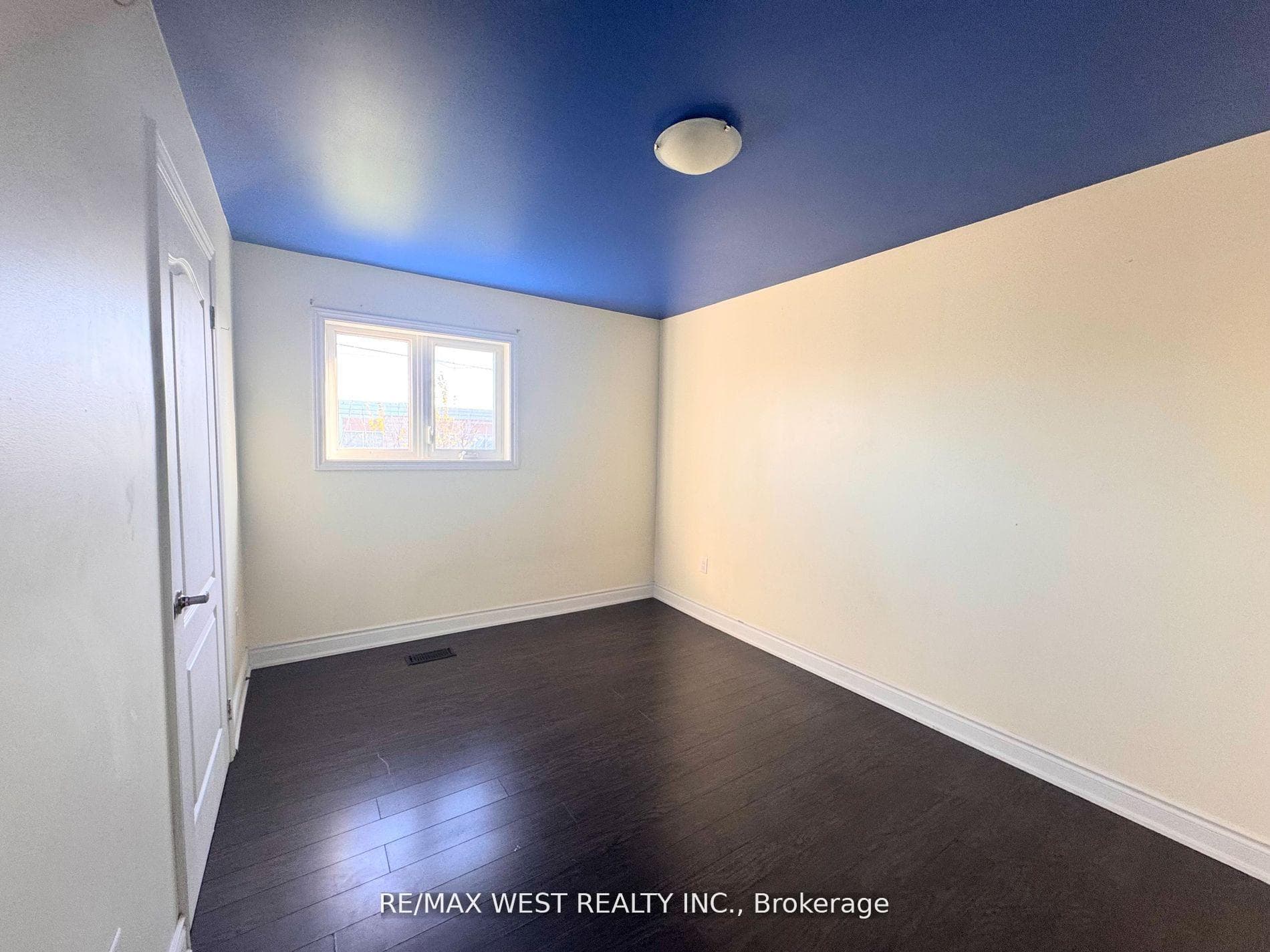 19 Golding Avenue Unit Upper photo 15