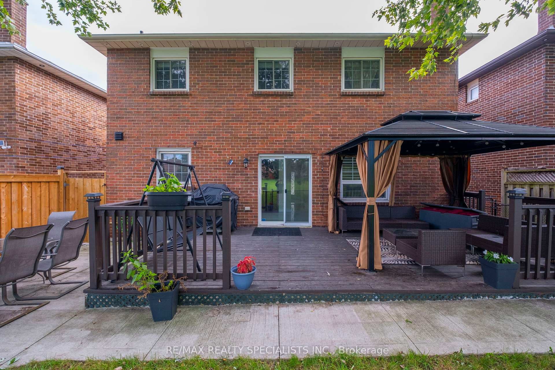 83 Castlehill Road photo 39