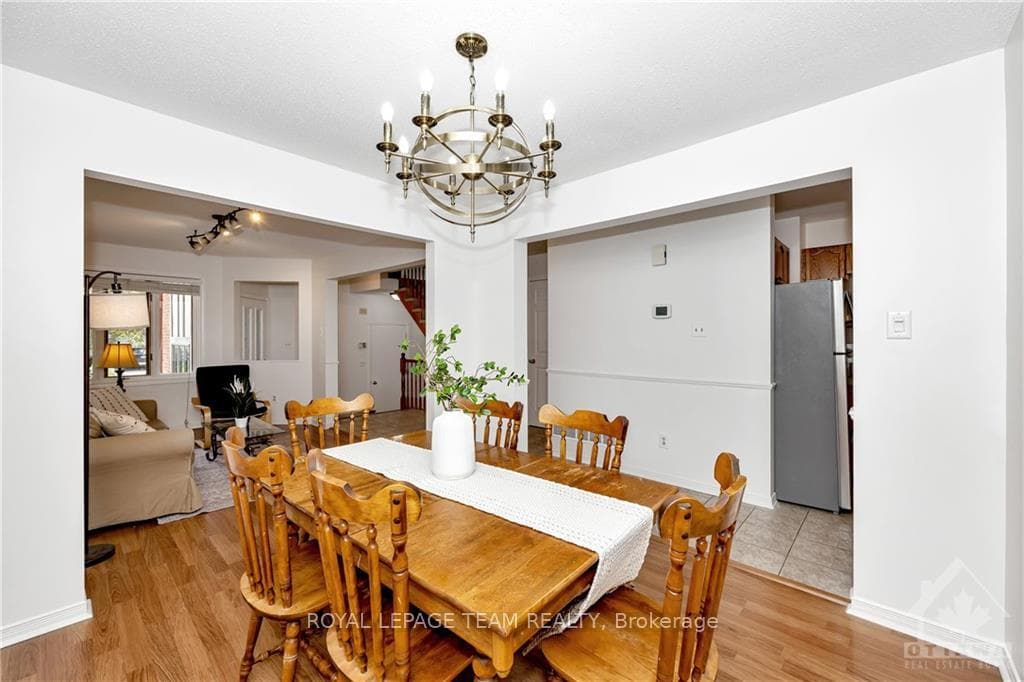 20 ASHPARK Crescent photo 7