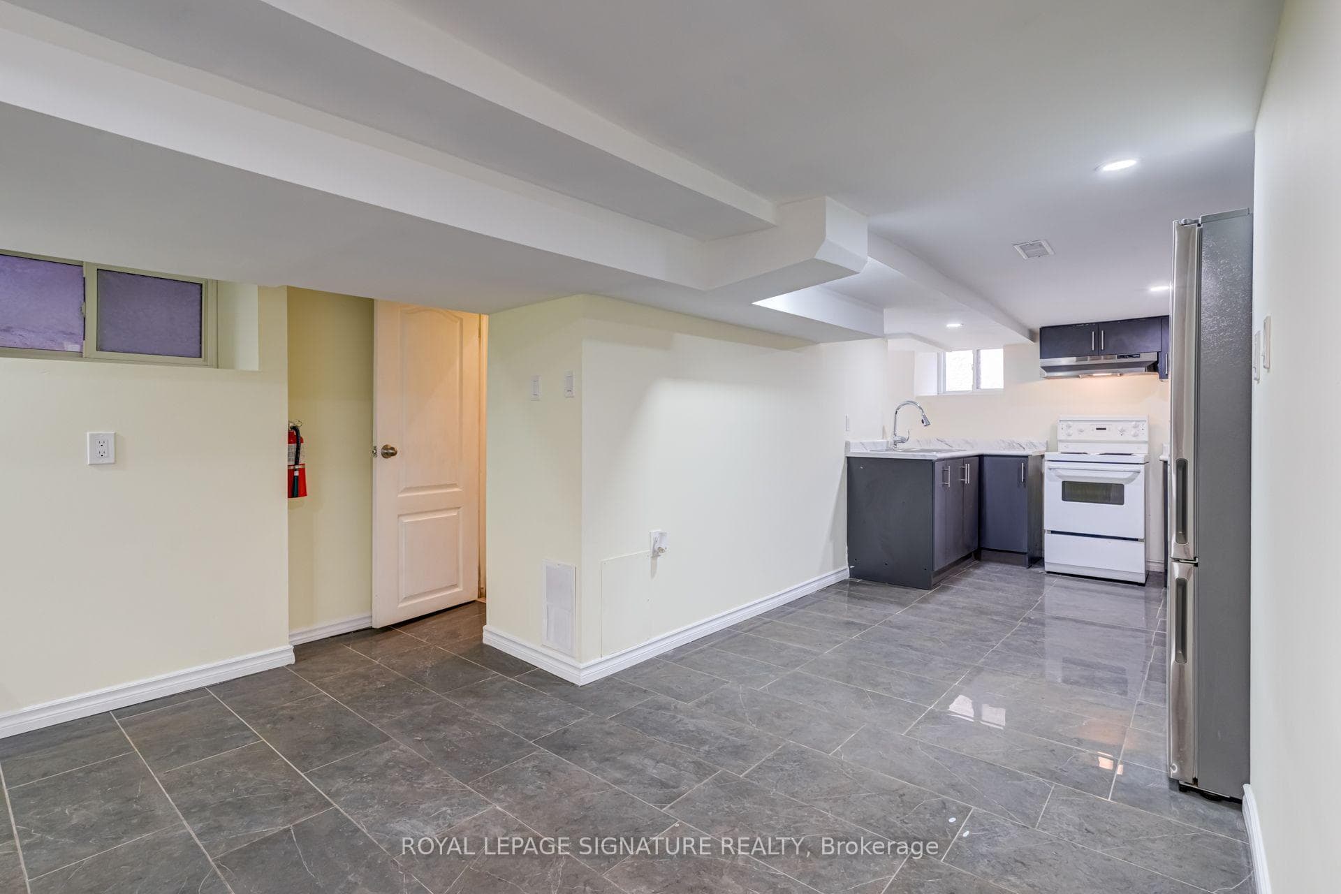 212 Wellington Street Unit Bsmt photo 6