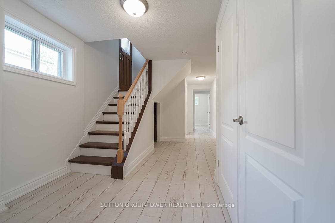 225 Park Lawn Road photo 28