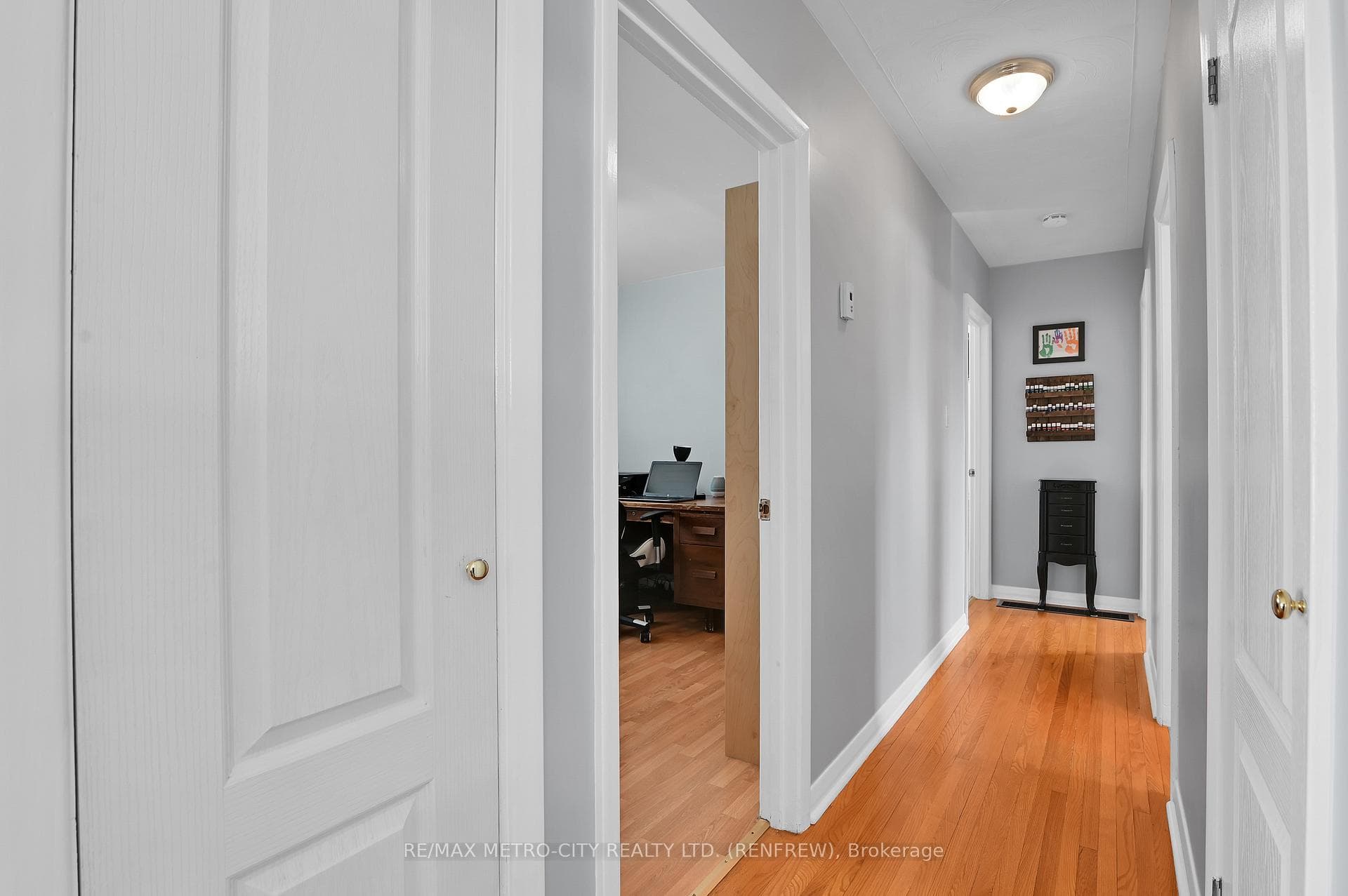 346 Martin Street photo 14