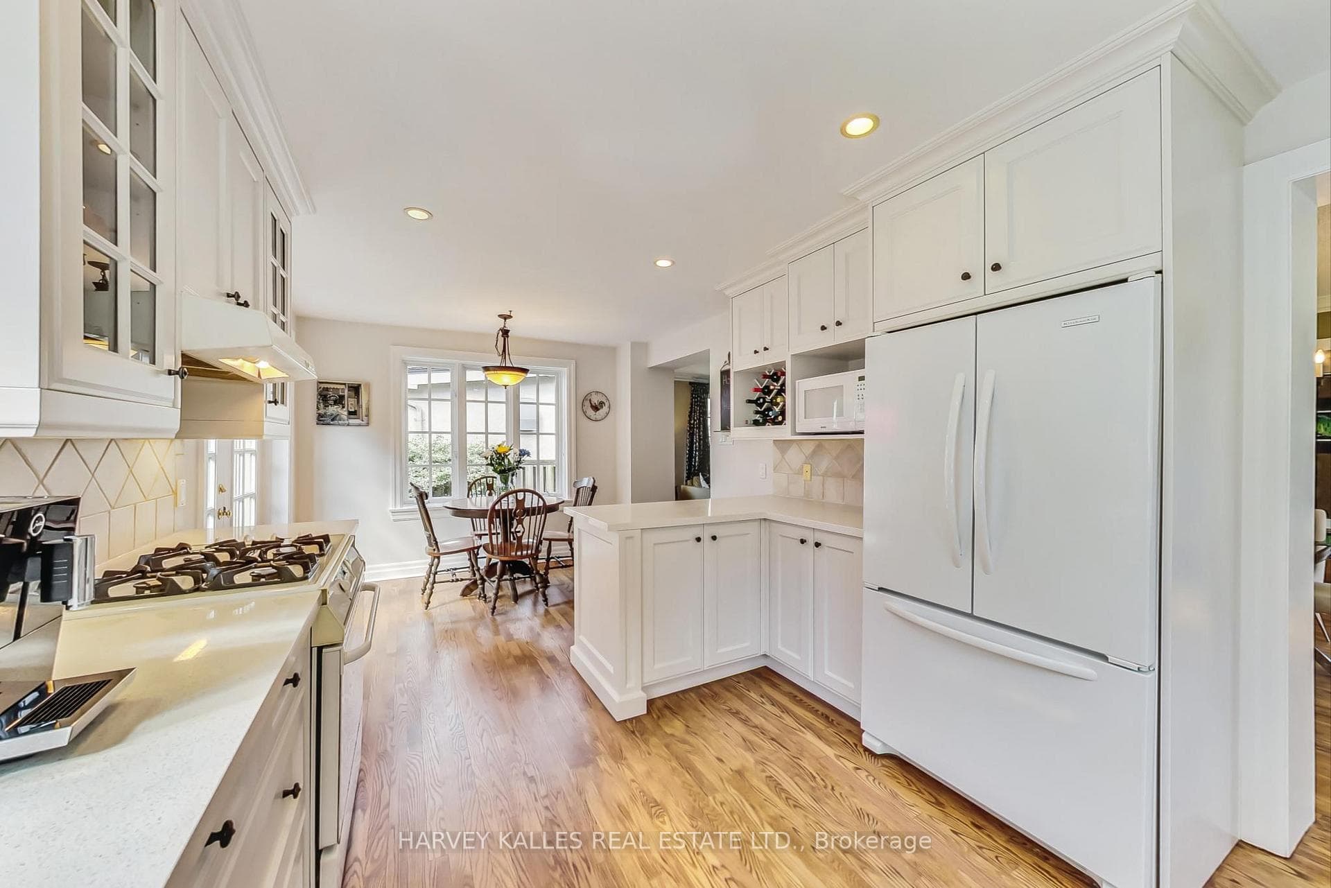 218 Yonge Boulevard photo 5